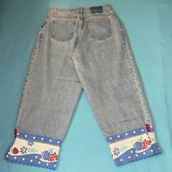 ZENA high rise capri denim embellished at bottom button zipper fly Y2K size 10 - Picture 2 of 10